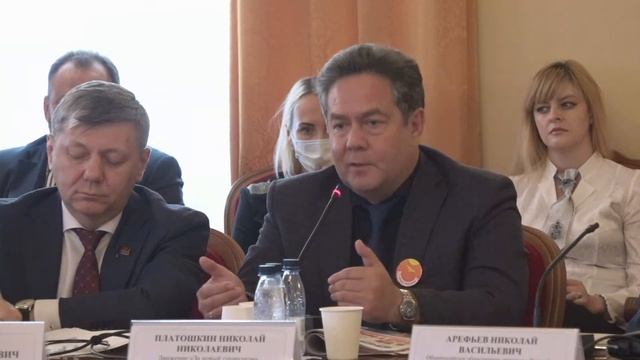 «Круглый стол» на тему: «О задачах фракции КПРФ в Государственной Думе» (13.10.2021) смотреть онлайн