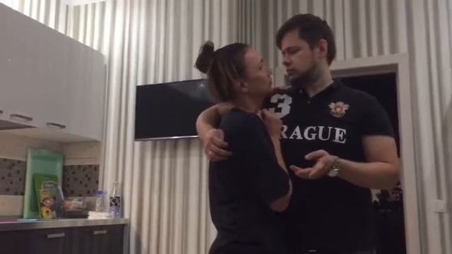 А как приходят ваши пьяные мужья домой??