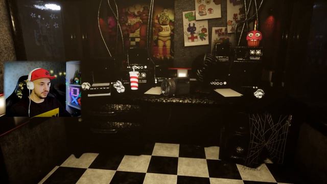 ROBTOYS ОБЗОР ИГРЫ CREEPY NIGHTS AT FREDDY'S! РОБ УСТРОИЛСЯ ОХРАННИКОМ В ПИЦЦЕРИЮ ФРЕДДИ!