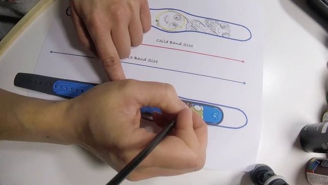 Glow-in-the-Dark Disney MagicBand: Painting Tutorial смотреть онлайн