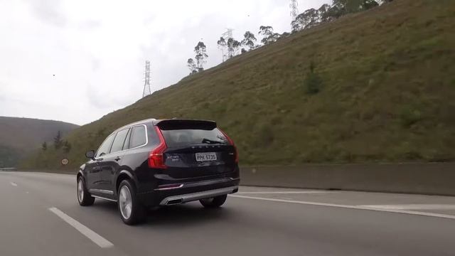 Novo Volvo XC90 D5 2017 com Pilot Assist AutoAventura.com.br смотреть онлайн