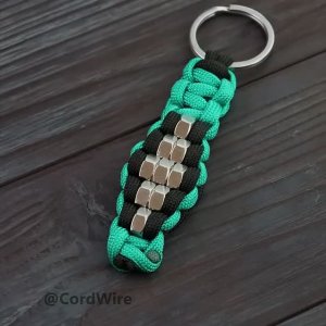 Брелок из паракорда с шестигранными гайками в виде ромба #shorts