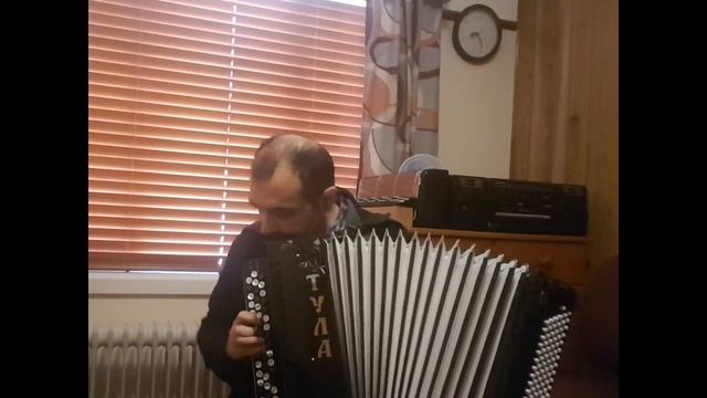 The Autumn Leaves - Осенние листья в собственной интерпретации на баяне смотреть онлайн