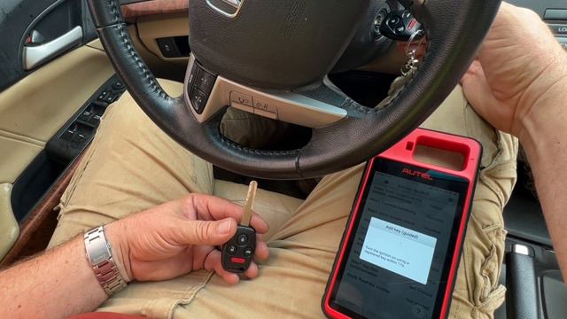 Honda Accord 2011 / 2012 New Key with Autel KM100 смотреть онлайн