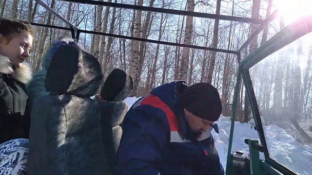 обзор вездеход на гусеницах своими руками ( Мечта) покатушки Саня первый раз за рычагами. смотреть онлайн
