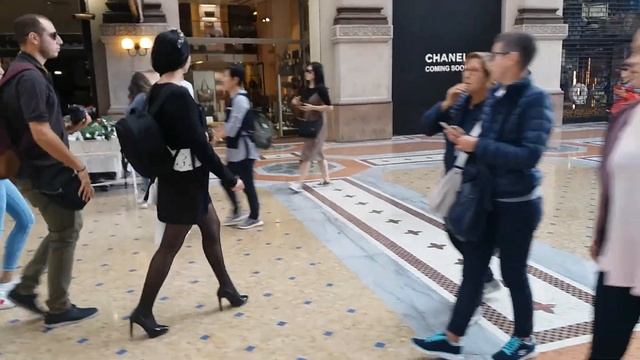 Прогулка по Милану Ла Скала до Дуомо через галерею Виктора Эммануила смотреть онлайн