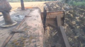ДТ 75  тяжелая пахота и поломка бортовой.