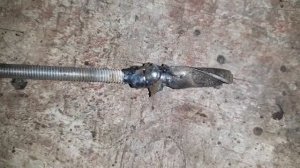 Как высверлить, удалить, извлеч  сломаное сверло из отверсьтия в гбц