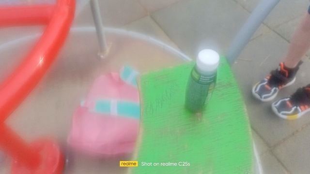 У нас очень сильный ураган!