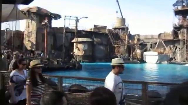 Веселая встреча зрителей в Водном Мире смотреть онлайн