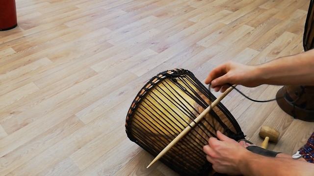 Как настроить джембе с веревочной системой? Узел "Волны Мали" смотреть онлайн