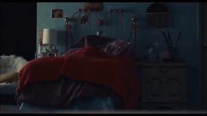 Maddy and Cassies cries in bed (Euphoria Season 2 Episode 7)