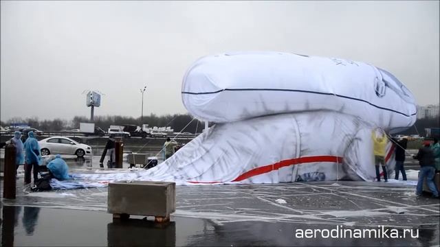 Аэростат в форме космонавта смотреть онлайн