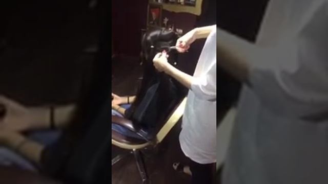 Девушка срезала волосы очень коротко. Cut her hair,SHAVING MY HEAD,CUT MY HAIR OFF смотреть онлайн