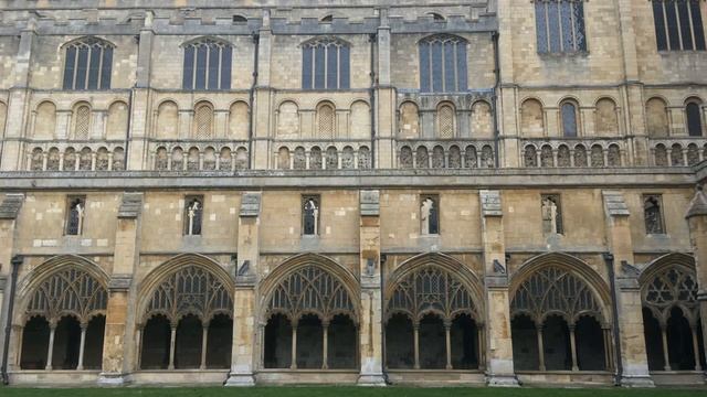 The Cloisters of Norwich Cathedral with Cathedral Guide, Caroline Ball. смотреть онлайн