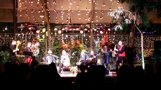 Bubamara Brass Band - Dusty Road | 19.12.2021 смотреть онлайн