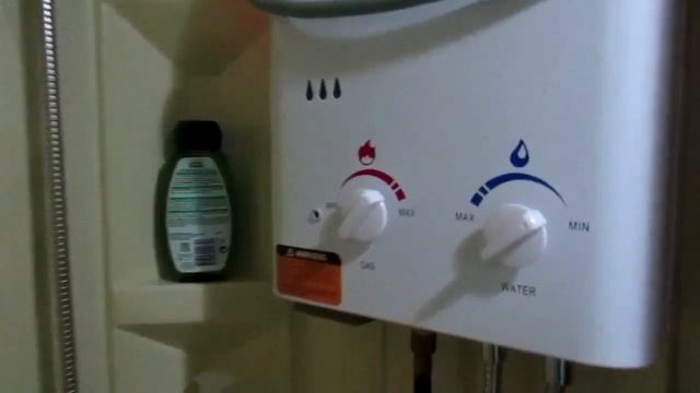 Installed a tankless water heater in my RV - Full Time Off Grid RV Living смотреть онлайн