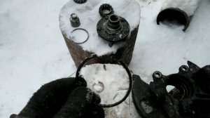 Замена переднего ступичного  подшипника на Nissan avenir.