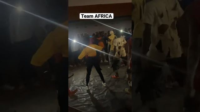 En cas de besoin contacte au 0990040002. Nb: mariage. Manifestation. Anniversaire. Scénari смотреть онлайн