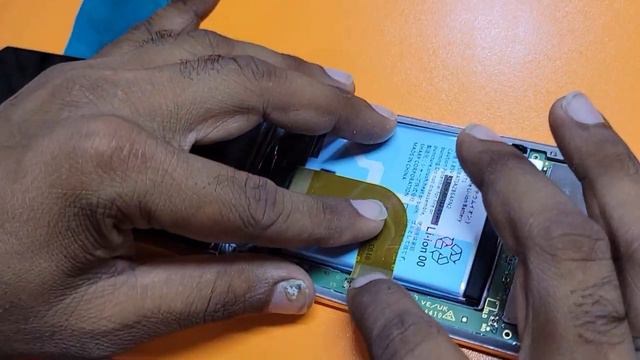 Замена экрана Sharp Aquos R2 Broken Screen Repair Touch Glass Replacement Guide смотреть онлайн