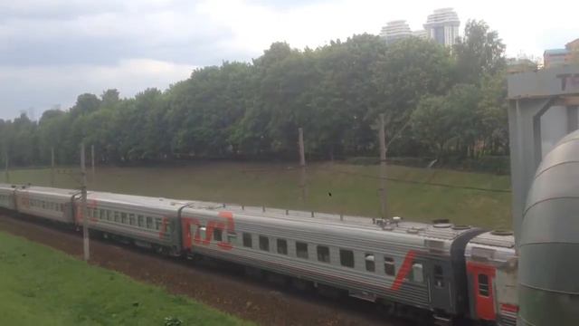 Эп10-004 с поездом 121/122 Москва-Брянск смотреть онлайн