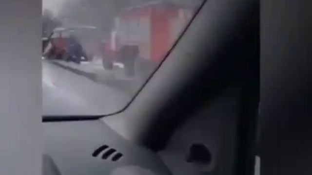 Осуждённые на «ГАЗели» попали в серьёзное ДТП в Вологде. Осужденных из колонии-поселения везли куда смотреть онлайн