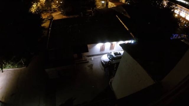 Владелец заведения с компанией шумят ночью — жительница справедливо негодует смотреть онлайн