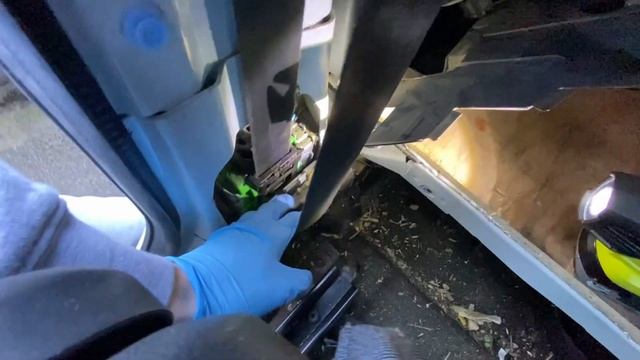 How to Install Airbags, Seat Belts & ECU on a Peugeot Partner Van!? смотреть онлайн