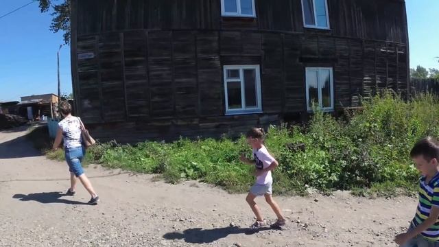 Козулька. Прогулка по посёлку. На меня упал потолок когда я сидел на унитазе смотреть онлайн