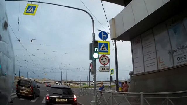 Движение на мотоцикле по Питеру. смотреть онлайн