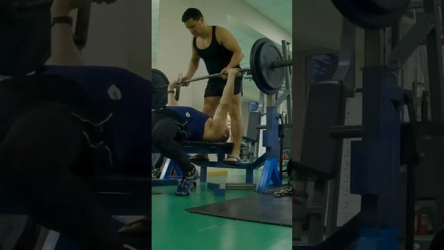 Как повысить вес штанги в жиме лёжа или как я пробил отметку 120 кг смотреть онлайн