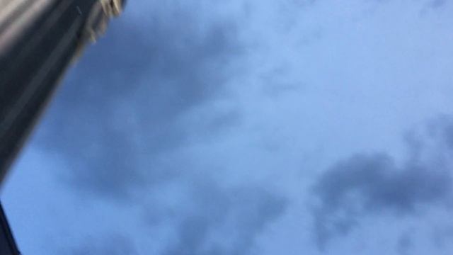 Обратная сторона горы Корковадо и статуи Христа в Рио-де-Жанейро смотреть онлайн