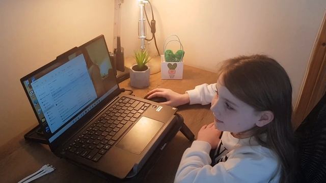 Python Lesson1 - How to download python, install and print "Hello World". смотреть онлайн