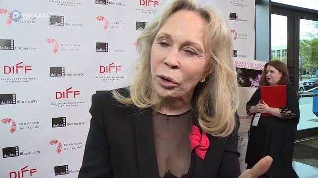 Faye Dunaway attends red carpet screening of Bonnie and Clyde смотреть онлайн