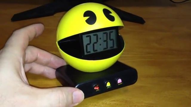 Настольные часы с будильником Pac-Man смотреть онлайн