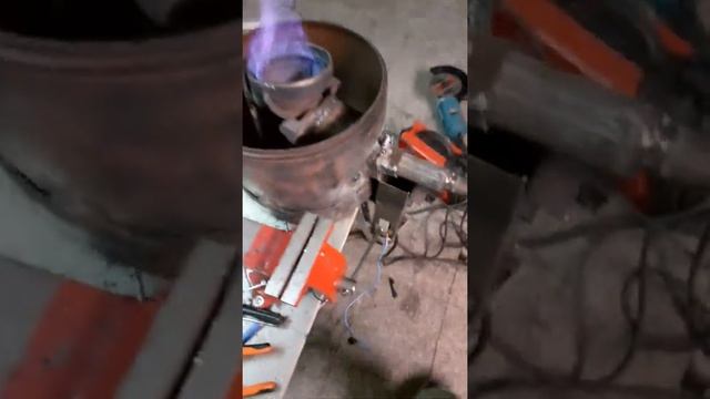 Делаю печку для бани на газе ч.1 смотреть онлайн