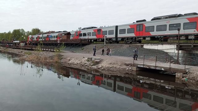 отправка электропоезда Ласточки на тепловозной тягой смотреть онлайн