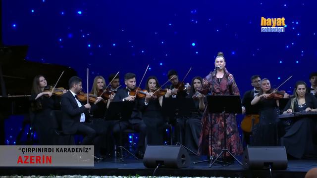 Azerin'in 'Çırpınırdı Karadeniz' şarkısını Erdoğan ayakta alkışladı смотреть онлайн