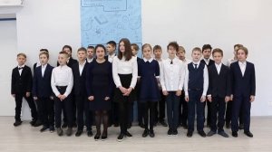 Ученики 4б класса. Песня "Победа, победа-это значит жизнь!"