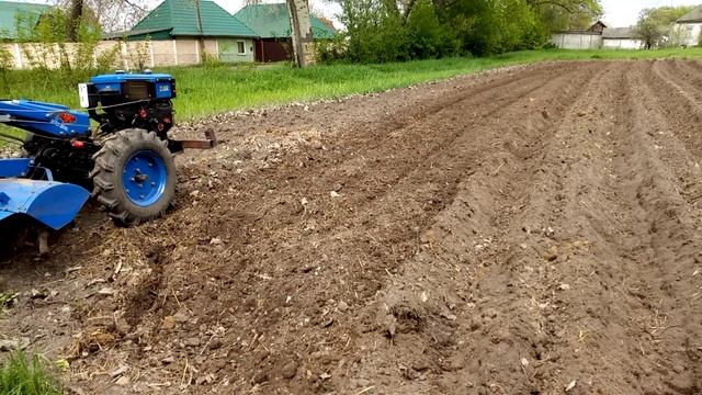 Фрезеровка почвы дизельным мотоблоком ЗУБР смотреть онлайн