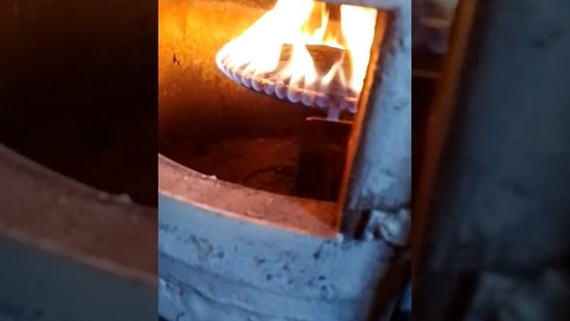 Газовая горелка котла #газовыйкотел #котелгазовый #газовый #котел #огонь #огонек смотреть онлайн