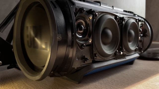4K BASS TEST JBL XTREME MEGA BLOW OUT 90% VOLUME смотреть онлайн