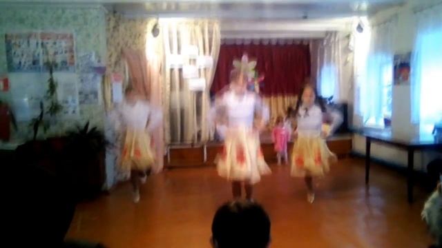 Танец на День Матери смотреть онлайн