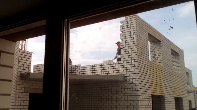 Почему сквозняк из розеток в кирпичных домах или почему стены промерзают потеют