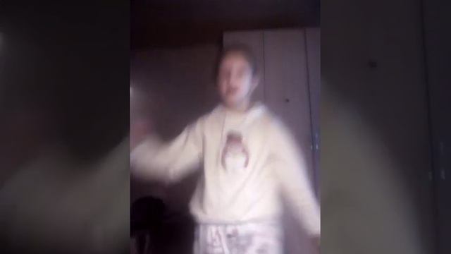 Танцую под песню ТУСА ОК Артём Кей смотреть онлайн