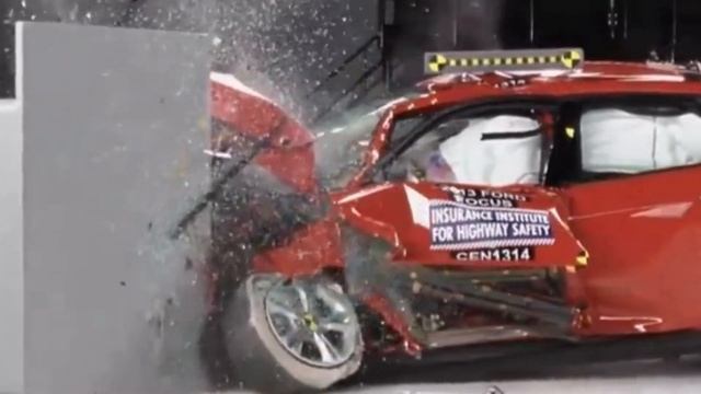 Crash-test FORD FOCUS 3 - этот автомобиль вас удивит’ смотреть онлайн