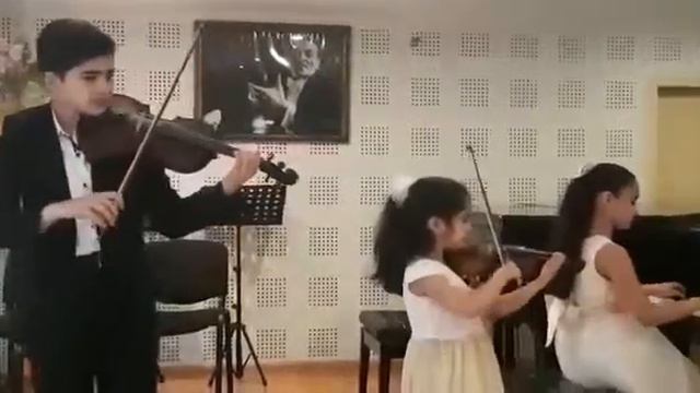 А.Градески "Мороженое".Исполняет трио "Мороженое". смотреть онлайн