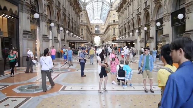 Galleria Vittorio Emanuele II in Milano - Lovers Visit Italia смотреть онлайн