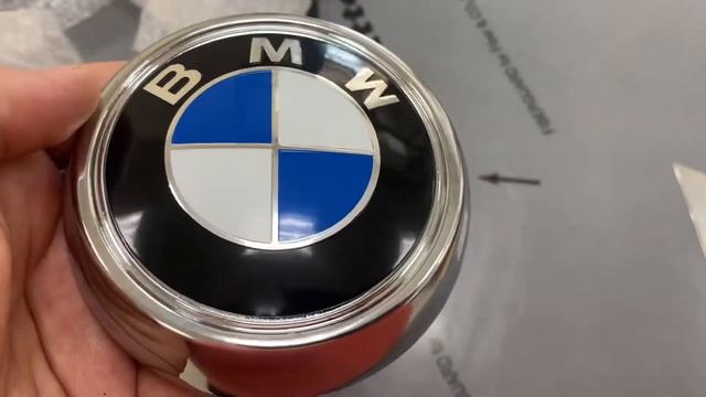 Эмблема на багажник BMW X3 F25 с хромированной чашкой смотреть онлайн