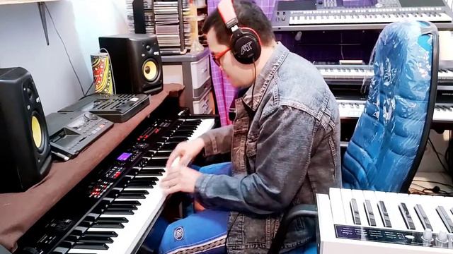 In the studio-playing my wonderful stage piano Kawai MP7SE смотреть онлайн